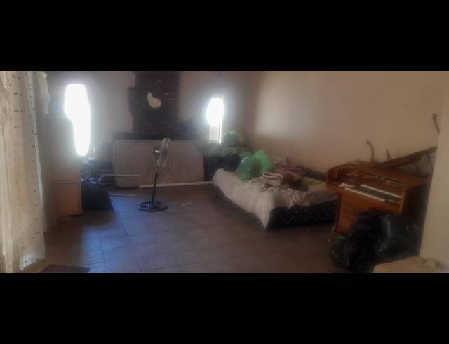 5 BEDROOM HOUSE SOLD IN MOUNTAIN VIEW